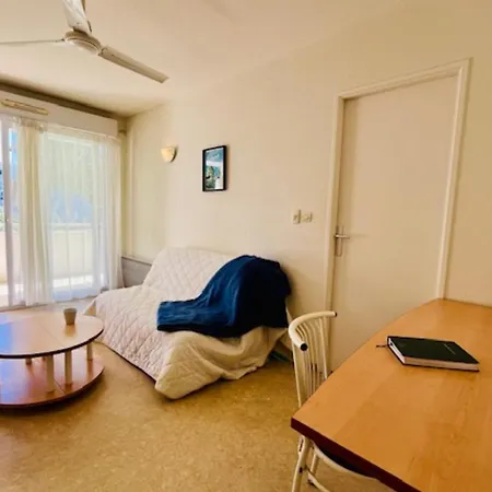 Charming T2 With Terrace And Shared Pool *