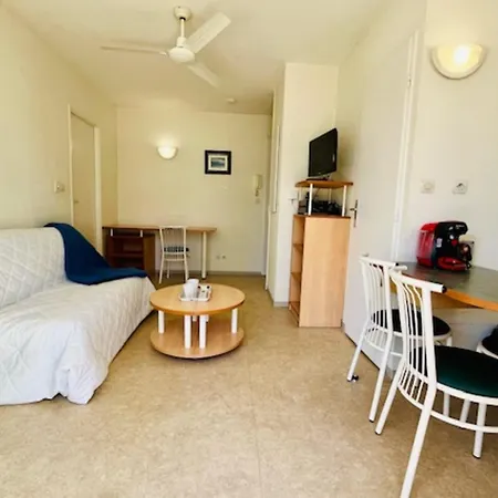Charming T2 With Terrace And Shared Pool *